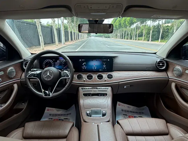 Mercedes-Benz E-Class — Фото автомобиля 9