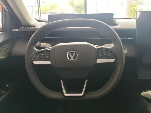 Changan Eado — Фото автомобиля 15
