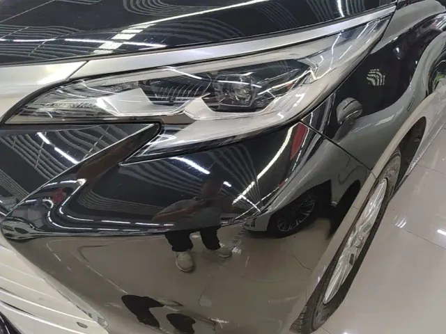 Toyota Sienna — Фото автомобиля 23