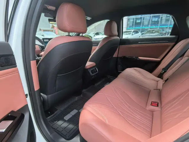 Geely Galaxy L6 — Фото автомобиля 9