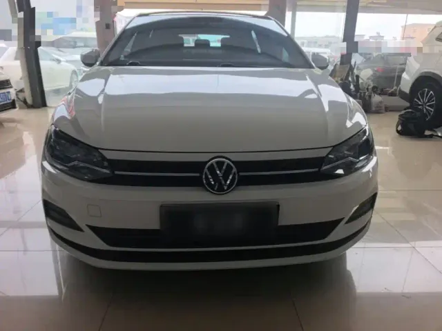 Volkswagen Polo — Фото автомобиля 2