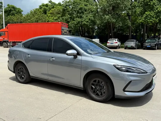 BYD Seal 05 DM-i — Фото автомобиля 3
