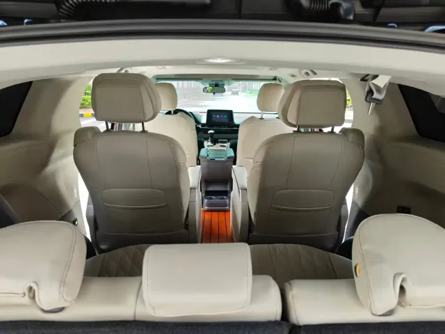 Toyota Sienna — Фото автомобиля 11