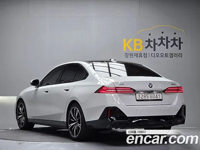 BMW 5-Series 5 серия (G60) 530i xDrive M Sport — Фото автомобиля 2