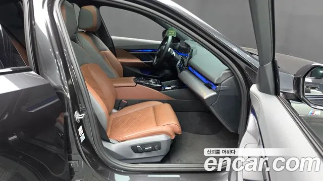 BMW 5 Series — Фото автомобиля 16