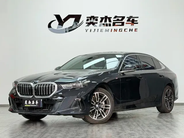 Фотография автомобиля — BMW 5 Series