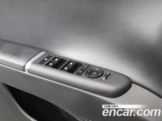 Hyundai Grandeur Grandeur (GN7) 2.5 Бензин 2WD — Фото автомобиля 12
