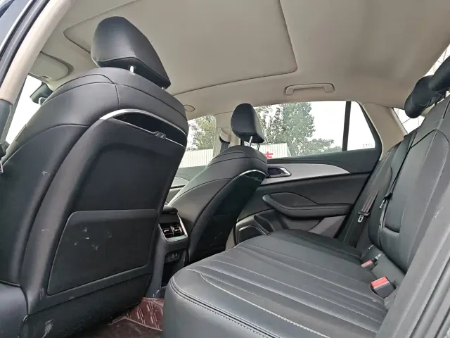 Hongqi H5 — Фото автомобиля 5