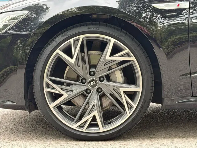 Audi A7L — Фото автомобиля 12