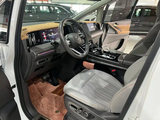 GAC Trumpchi M8 — Фото автомобиля 4