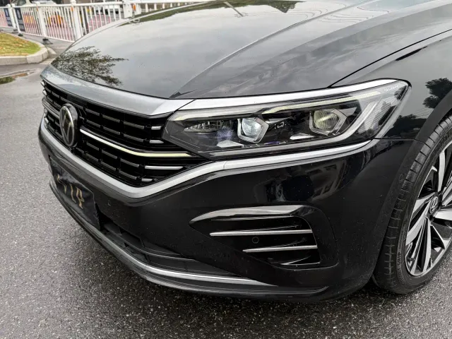 Volkswagen Passat — Фото автомобиля 17