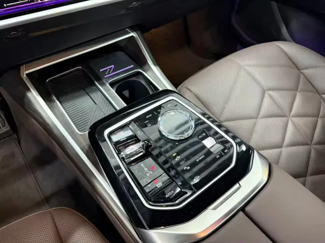 BMW 7 Series — Фото автомобиля 19