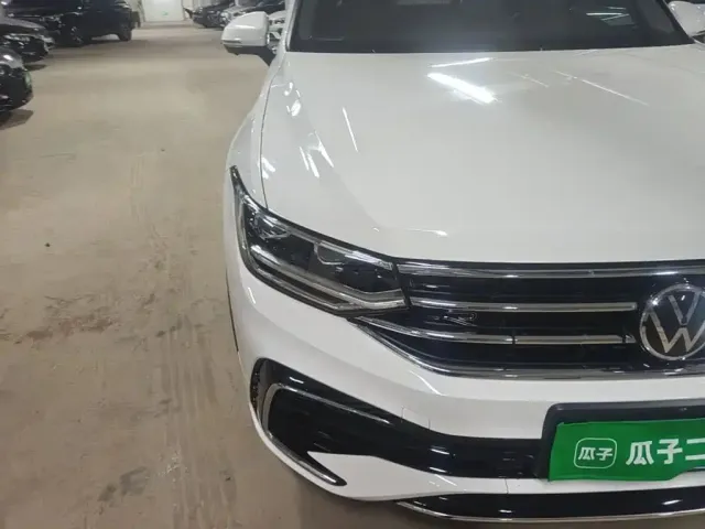 Volkswagen Tiguan L — Фото автомобиля 8
