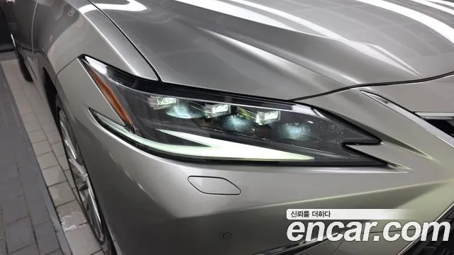 Lexus ES — Фото автомобиля 17
