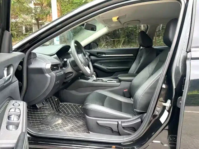 Nissan Teana — Фото автомобиля 4