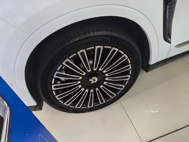 NIO NIO ES8 2025 Model 6-Seat Executive Luxury Edition — Фото автомобиля 22