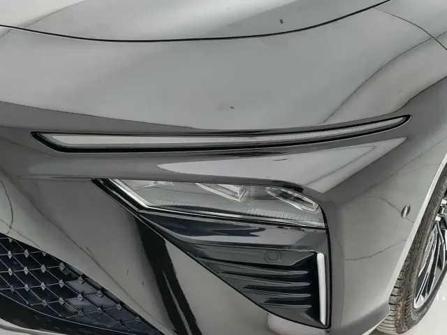 Nezha Auto Nezha S 2022 Model Extended Range 1160km RWD Medium Edition — Фото автомобиля 10