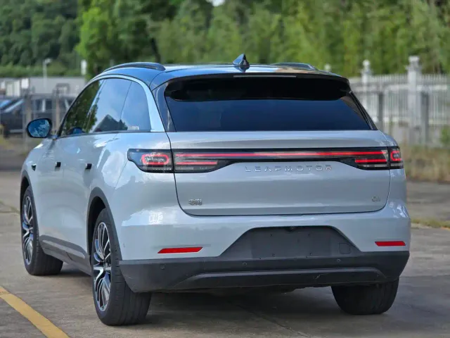 Leapmotor C11 — Фото автомобиля 14