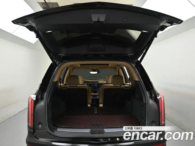 Cadillac XT6 — Фото автомобиля 19