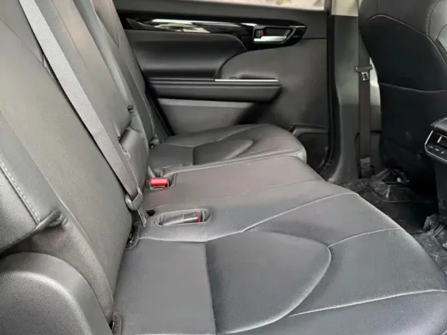 Toyota Highlander — Фото автомобиля 6