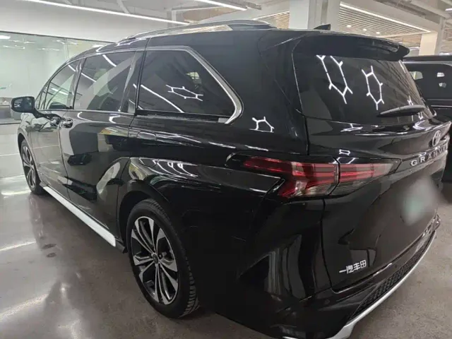 Toyota Granvia — Фото автомобиля 4