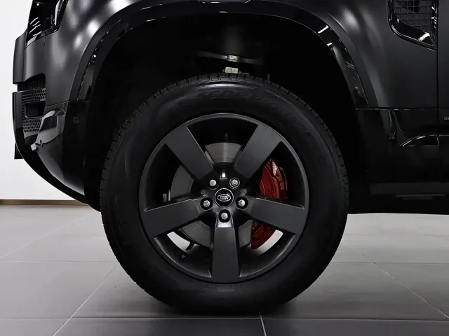 Land Rover Defender — Фото автомобиля 8