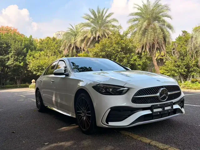 Фотография автомобиля — Mercedes-Benz C-Class