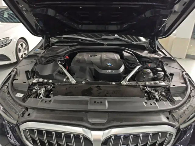 BMW 5 Series — Фото автомобиля 15