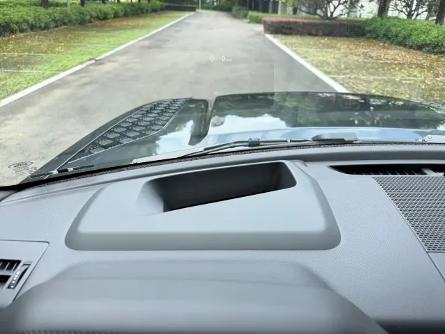 Land Rover Defender — Фото автомобиля 8