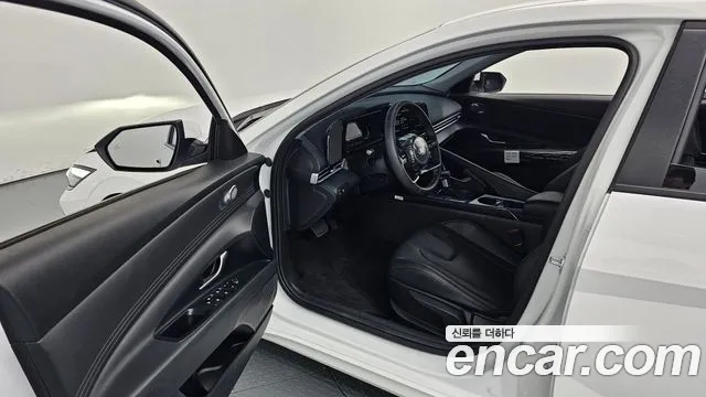 Hyundai Avante CN7 — Фото автомобиля 15