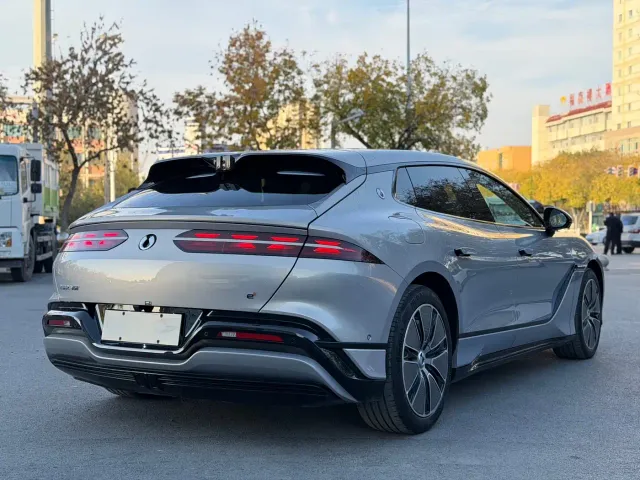 Denza Z9GT — Фото автомобиля 11