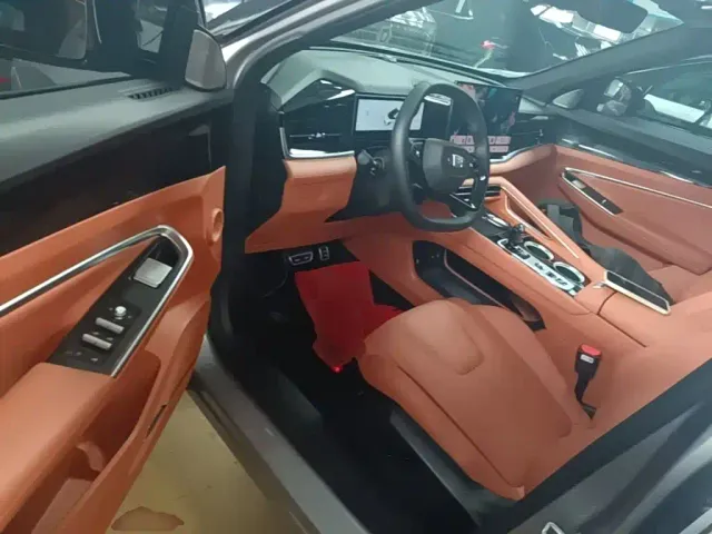 Geely Boyue — Фото автомобиля 15