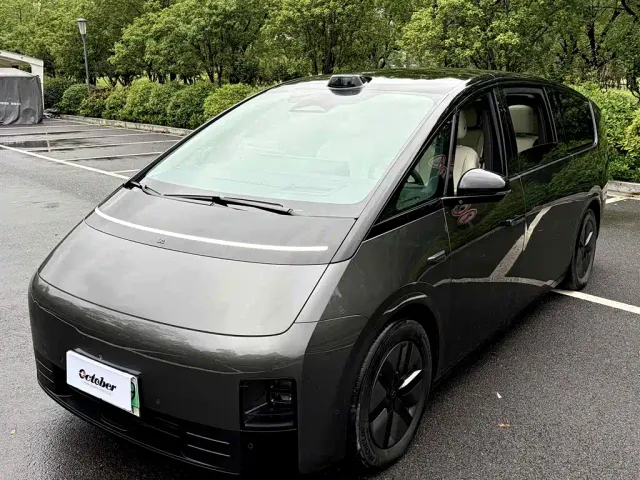 Li Auto MEGA — Фото автомобиля 2