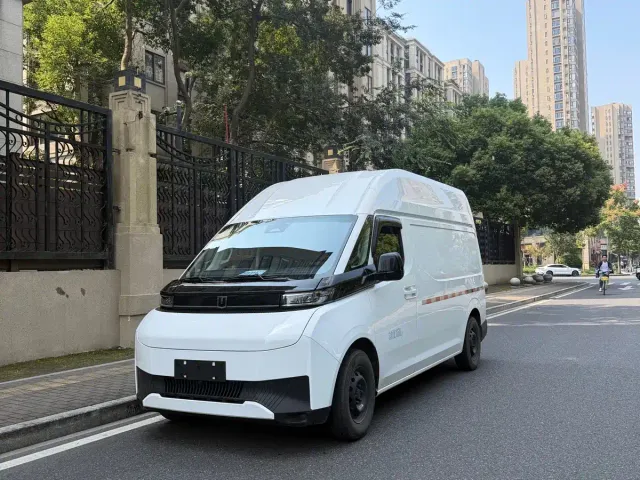 Фотография автомобиля — Farizon Super VAN