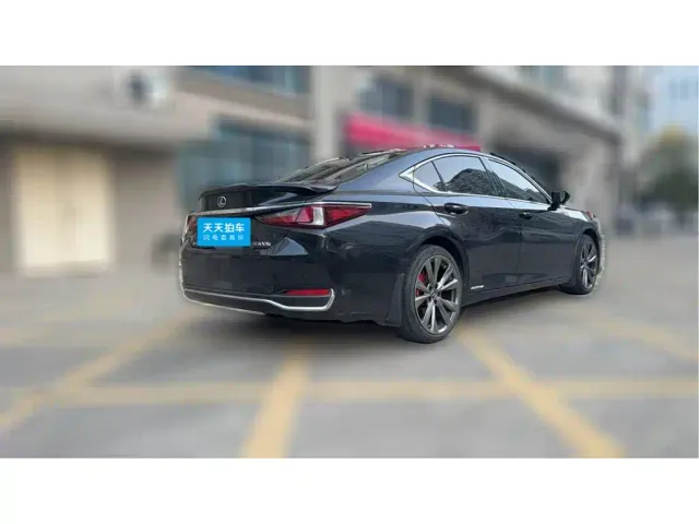 Lexus ES — Фото автомобиля 2