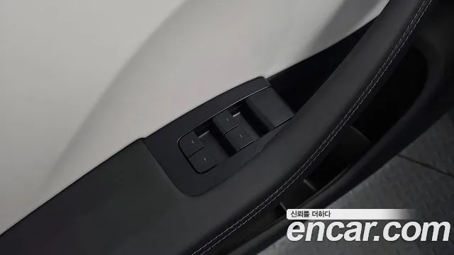 Tesla Model 3 — Фото автомобиля 27