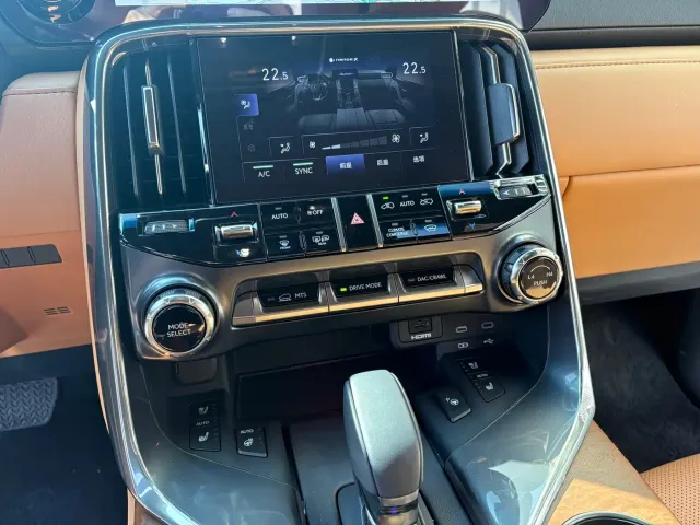 Lexus LX — Фото автомобиля 11