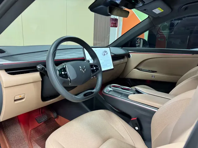 Arcfox Alpha T5 — Фото автомобиля 7