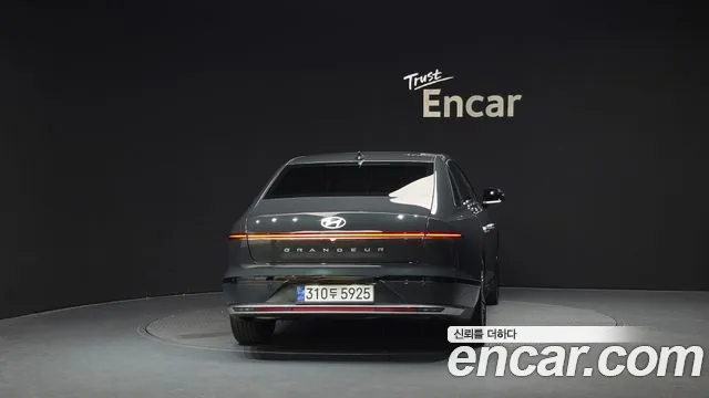 Hyundai Grandeur Grandeur (GN7) 2.5 Бензин 2WD — Фото автомобиля 4