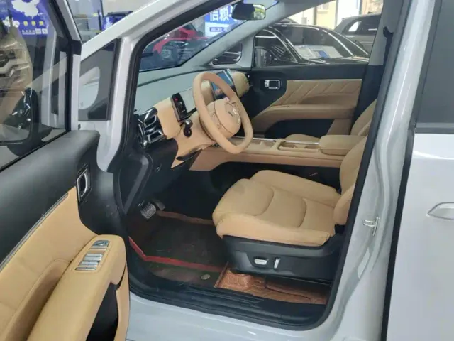 Wuling Starlight 730 — Фото автомобиля 9