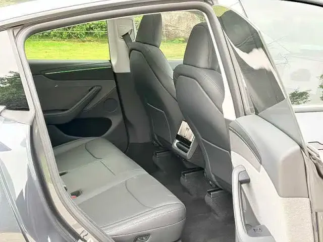 Tesla Model Y — Фото автомобиля 5