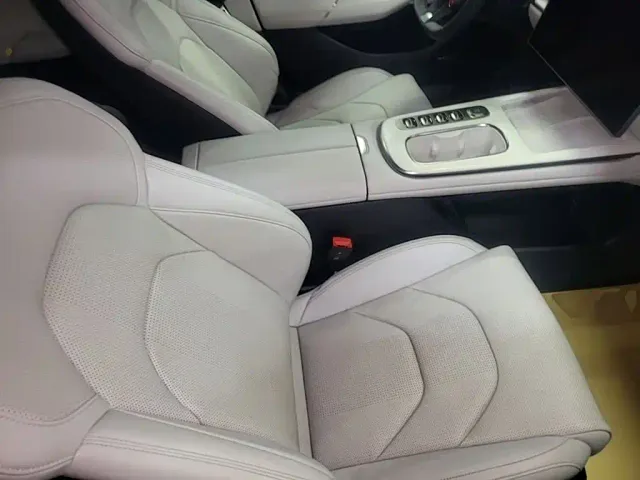 Xiaomi SU7 — Фото автомобиля 24