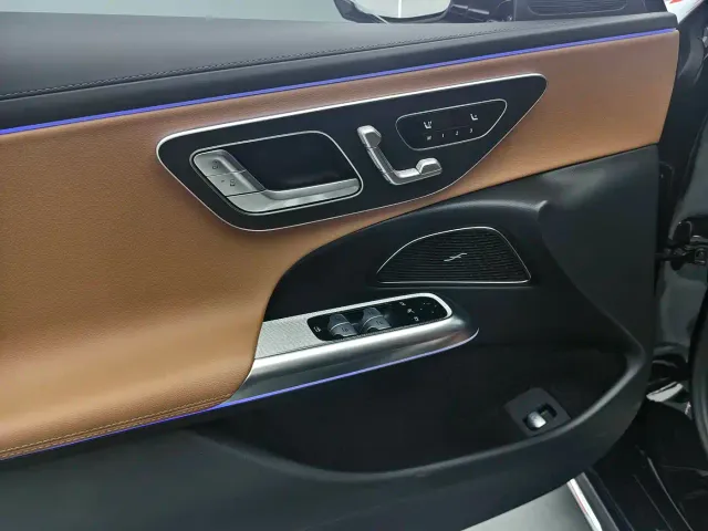 Mercedes-Benz E-Class — Фото автомобиля 8