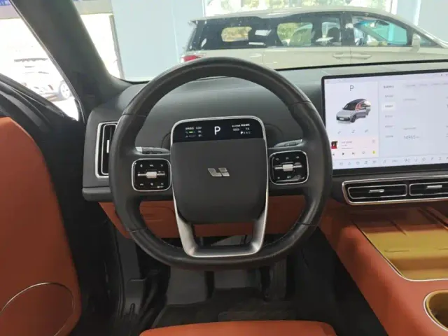 Li Auto L9 — Фото автомобиля 10
