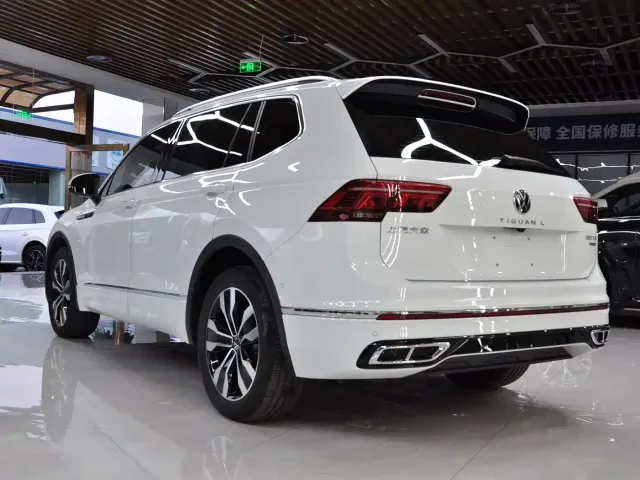 Volkswagen Tiguan L — Фото автомобиля 4