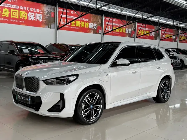 Фотография автомобиля — BMW iX1