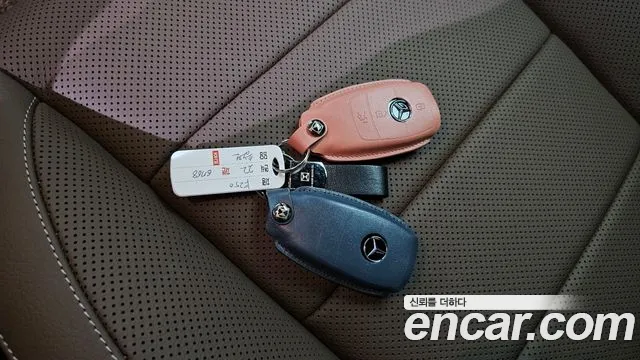 Mercedes-Benz E-Class — Фото автомобиля 13