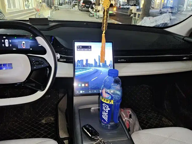 Geely Galaxy L6 — Фото автомобиля 13