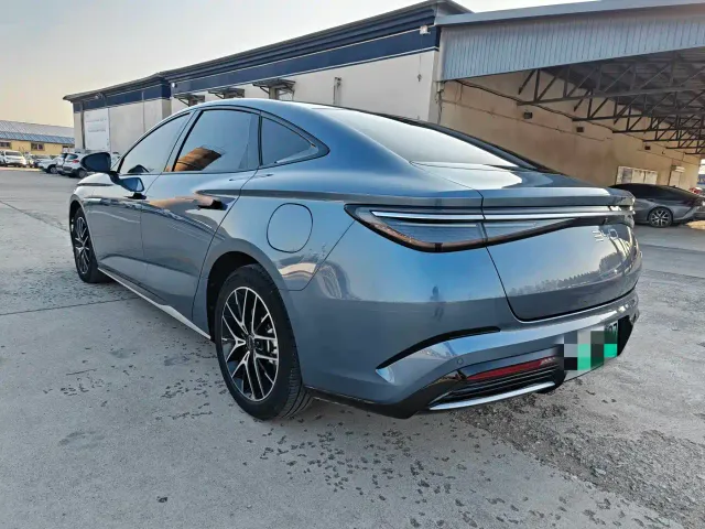 BYD Seal 07 DM-i — Фото автомобиля 6