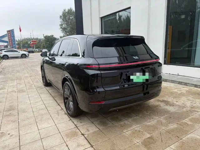 Li Auto L7 — Фото автомобиля 5